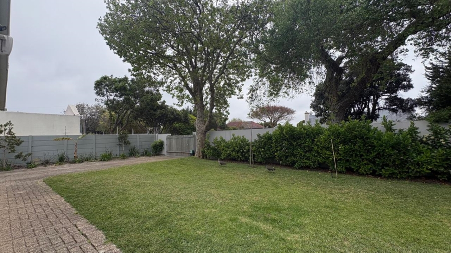To Let 3 Bedroom Property for Rent in Meadowridge Western Cape
